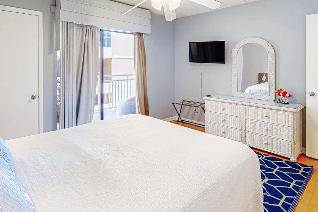 Second floor condo with free WiFi, Gulf views, central AC, and gated entrance