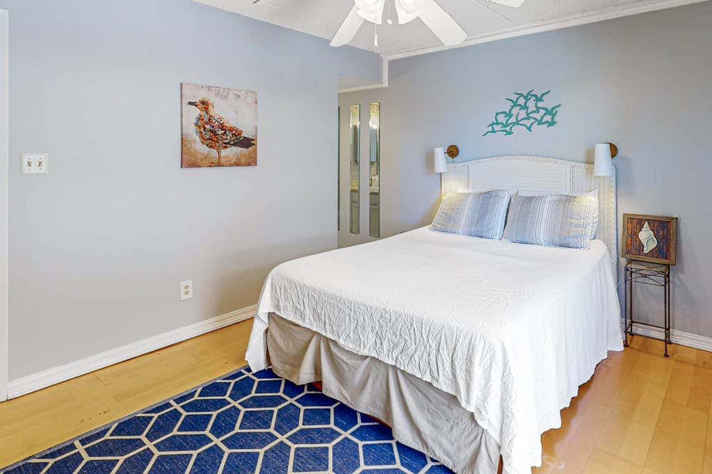 Second floor condo with free WiFi, Gulf views, central AC, and gated entrance