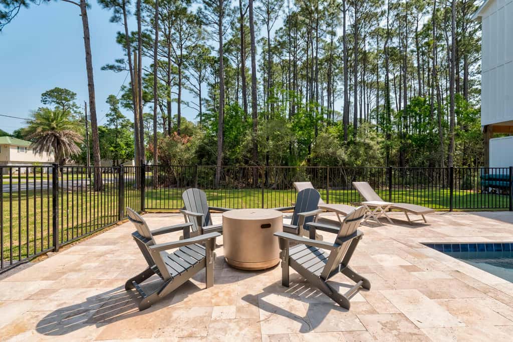 Fabulous Gulf view duplex that is walking distance to restaurants and beach