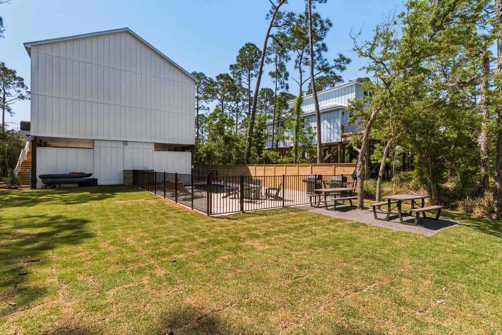 Fabulous Gulf view duplex that is walking distance to restaurants and beach