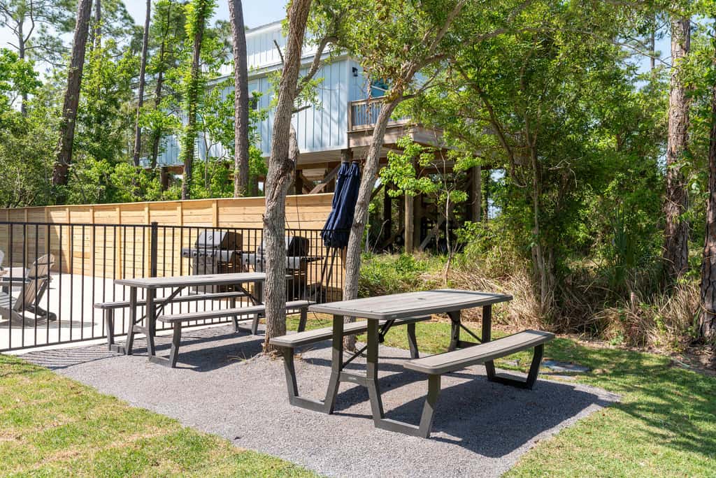 Fabulous Gulf view duplex that is walking distance to restaurants and beach