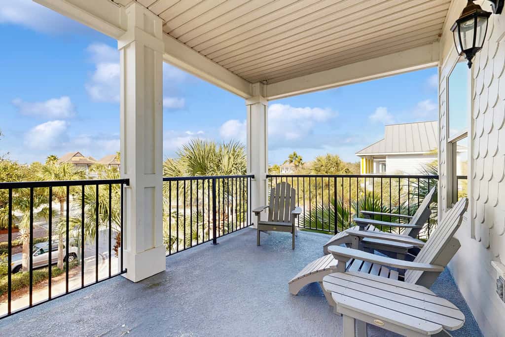 Three-Story Home w/Washer/Dryer, Gas Grill, Central A/C, & Shared Pool, Hot Tub