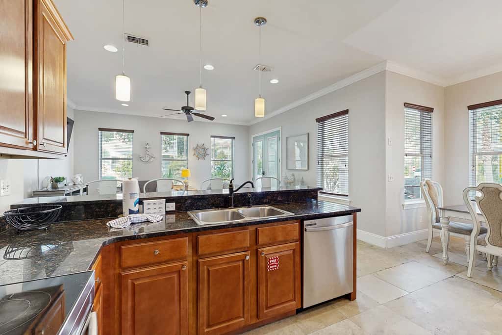 Three-Story Home w/Washer/Dryer, Gas Grill, Central A/C, & Shared Pool, Hot Tub