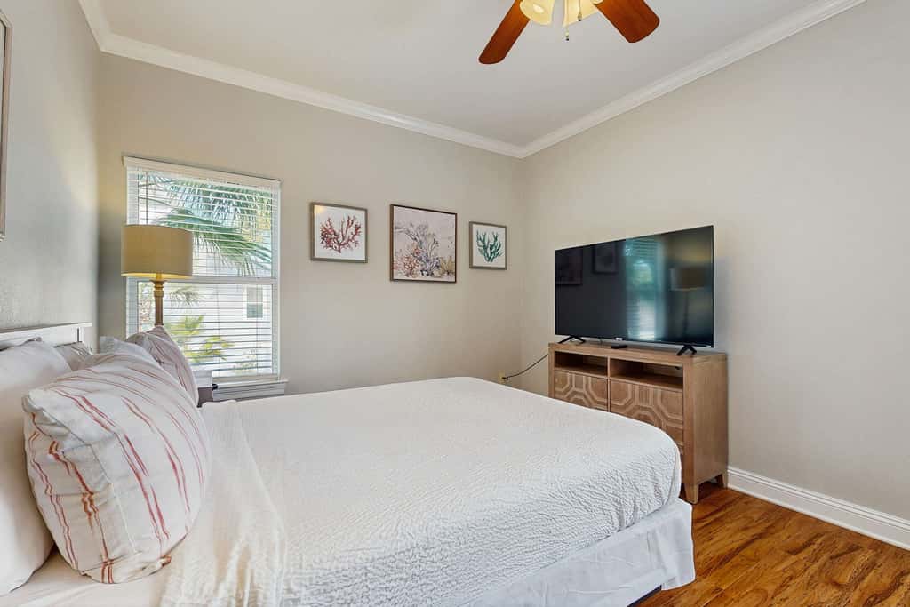 Three-Story Home w/Washer/Dryer, Gas Grill, Central A/C, & Shared Pool, Hot Tub