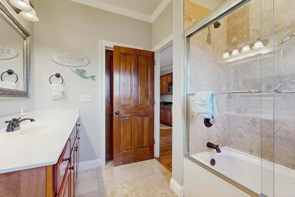Three-Story Home w/Washer/Dryer, Gas Grill, Central A/C, & Shared Pool, Hot Tub