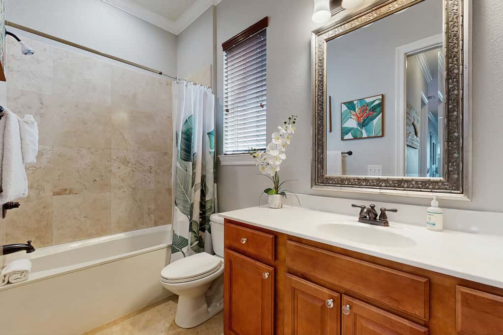 Three-Story Home w/Washer/Dryer, Gas Grill, Central A/C, & Shared Pool, Hot Tub