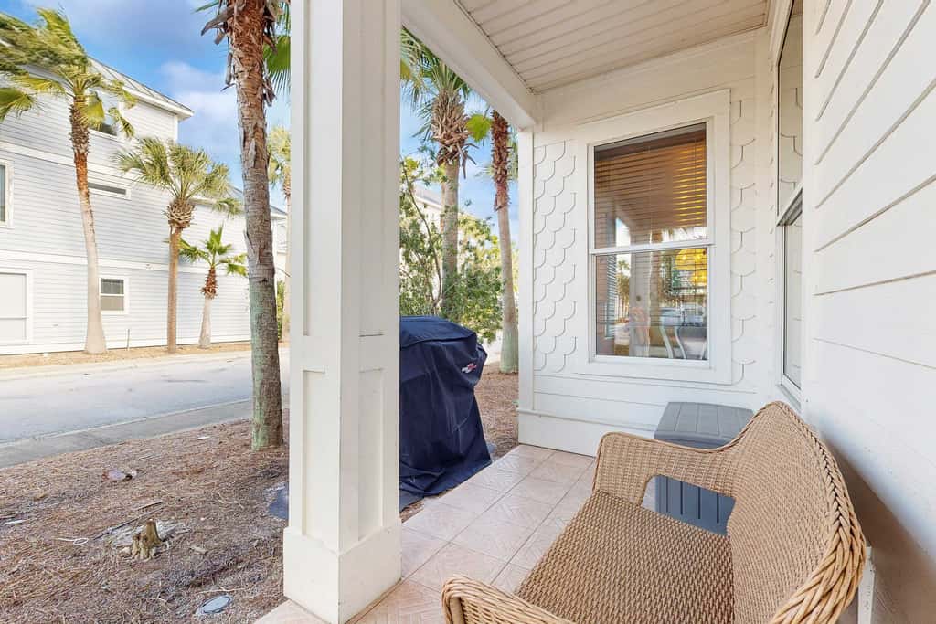 Three-Story Home w/Washer/Dryer, Gas Grill, Central A/C, & Shared Pool, Hot Tub