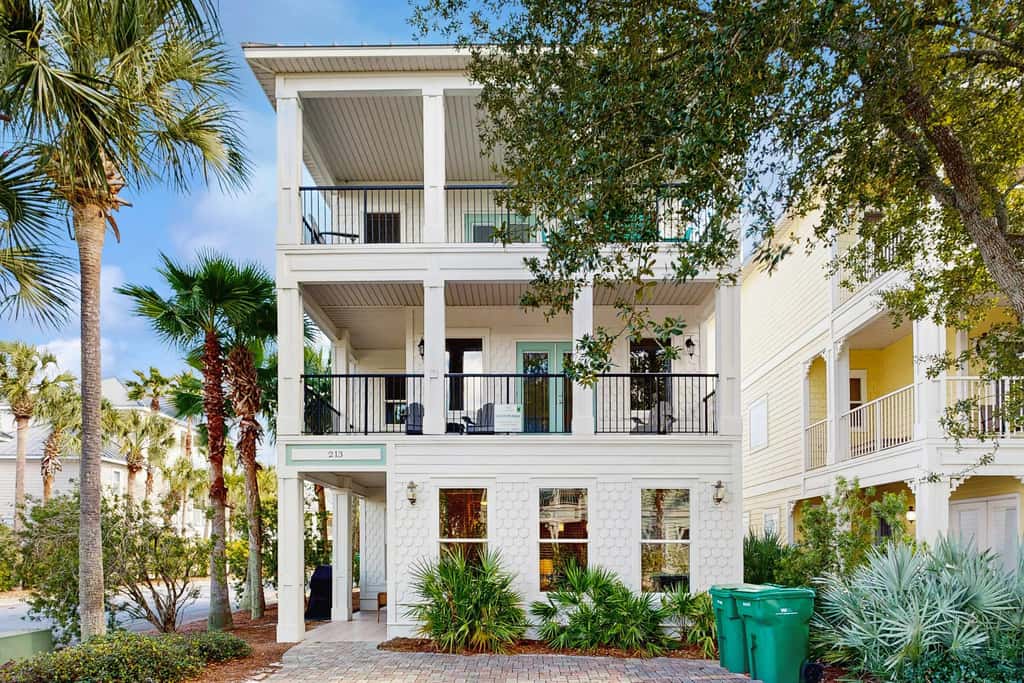 Three-Story Home w/Washer/Dryer, Gas Grill, Central A/C, & Shared Pool, Hot Tub