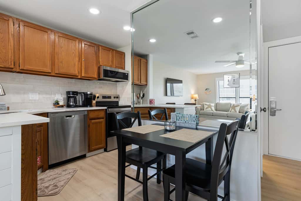 Newly Remodeled Studio with King Bed, Queen Sleeper Sofa, and Full Kitchen - Walk to the Beach, With Beach Service Included