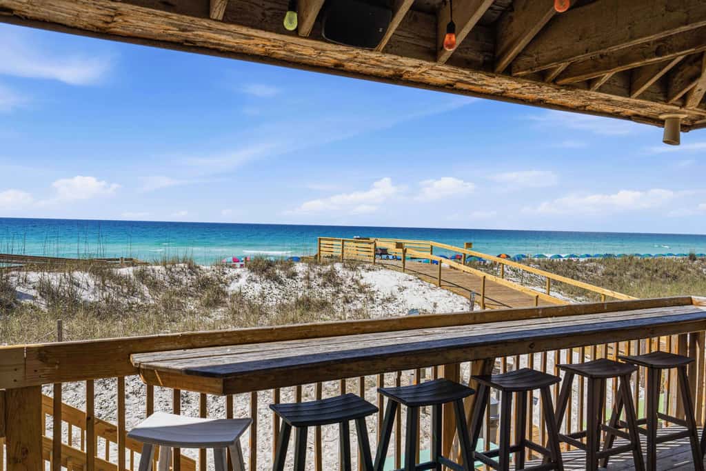 Newly Remodeled Studio with King Bed, Queen Sleeper Sofa, and Full Kitchen - Walk to the Beach, With Beach Service Included