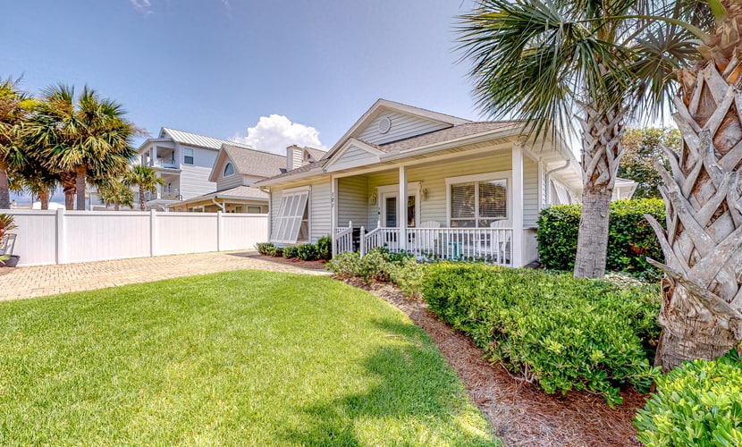 Dog-Friendly Attractive Home w/Fast WiFi, Private Saltwater Pool, & Central AC