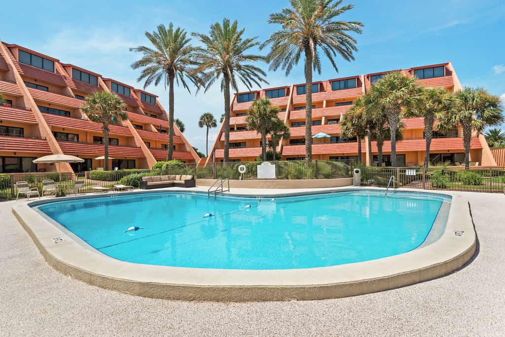 Updated Beachfront All-Suite Escape w Pool, Tennis - Near Dining & Shopping