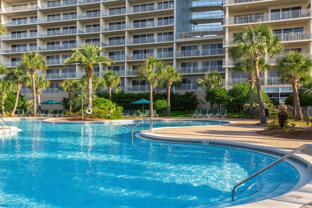Eight Floor Condo with Shared Pools, Ocean View, High-Speed WiFi, & Central AC