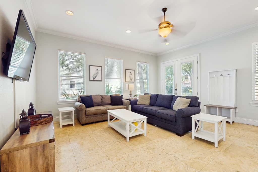 Gorgeous, multi-level home with pool, hot tub & two balconies - dog-friendly