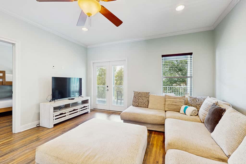 Gorgeous, multi-level home with pool, hot tub & two balconies - dog-friendly