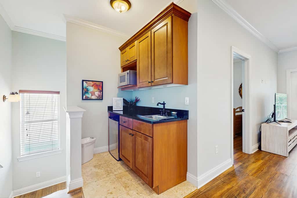 Gorgeous, multi-level home with pool, hot tub & two balconies - dog-friendly