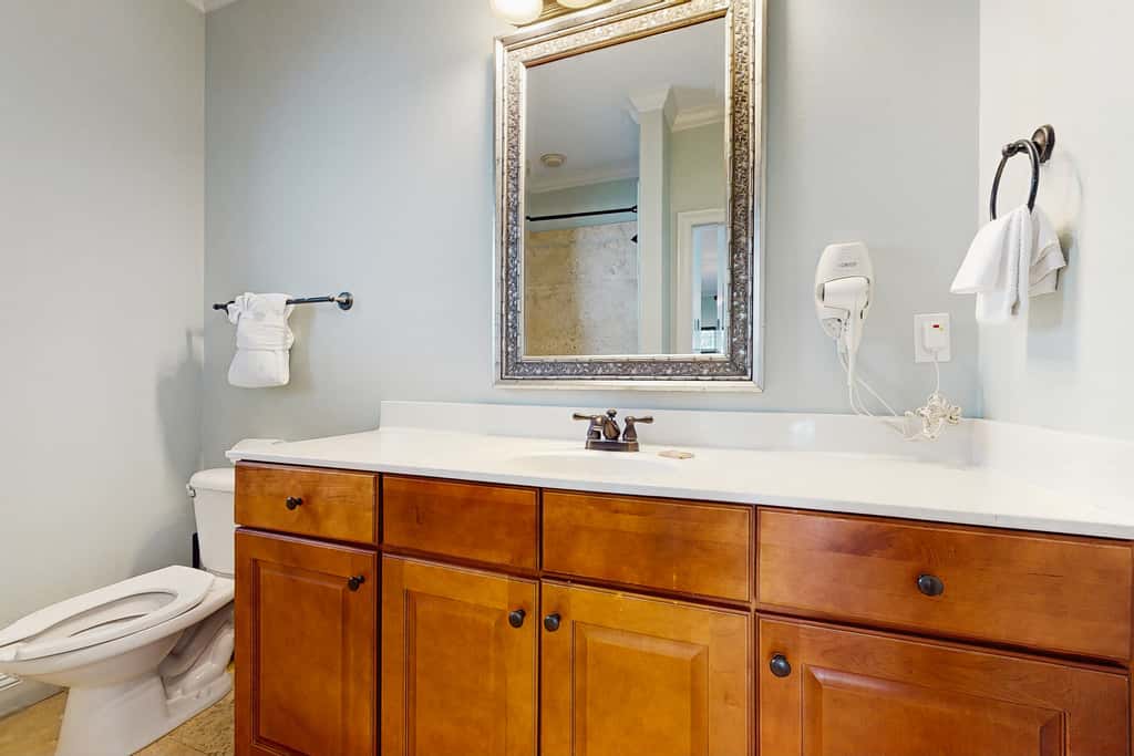 Gorgeous, multi-level home with pool, hot tub & two balconies - dog-friendly