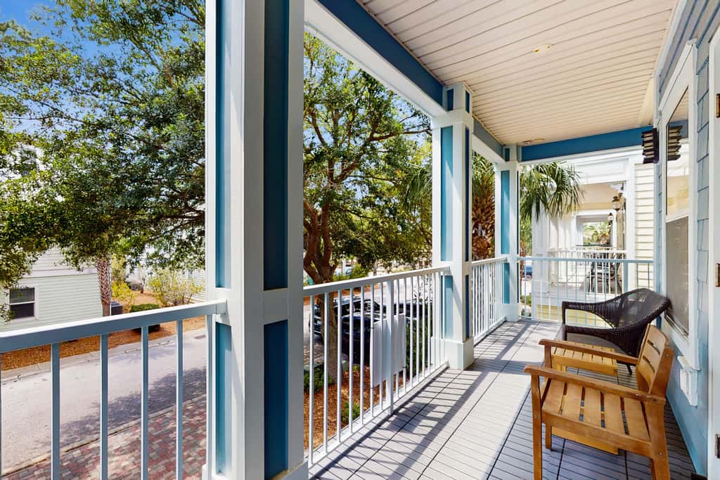 Gorgeous, multi-level home with pool, hot tub & two balconies - dog-friendly