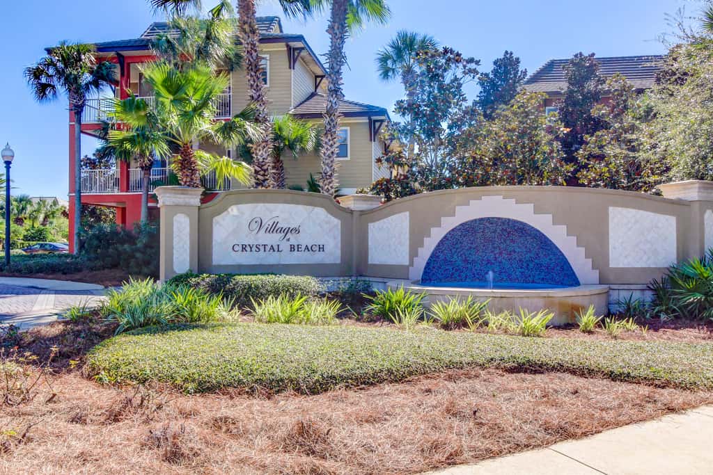 Gorgeous, multi-level home with pool, hot tub & two balconies - dog-friendly