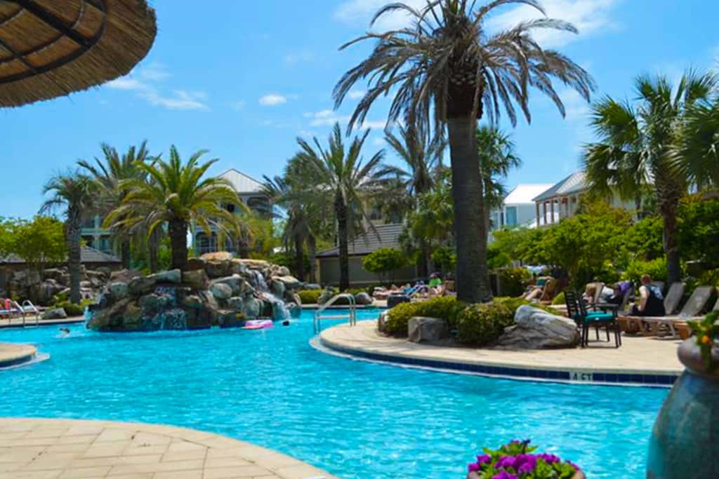 Gorgeous, multi-level home with pool, hot tub & two balconies - dog-friendly