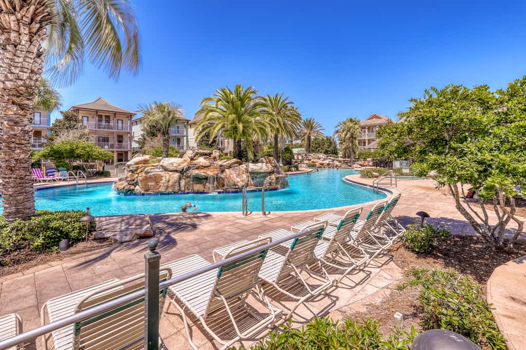 Gorgeous, multi-level home with pool, hot tub & two balconies - dog-friendly
