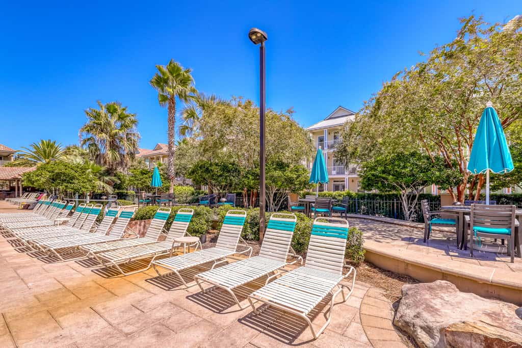Gorgeous, multi-level home with pool, hot tub & two balconies - dog-friendly