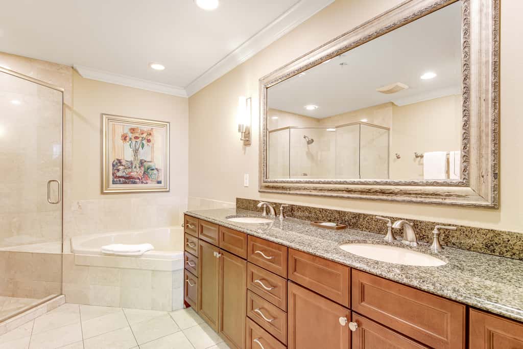 Emerald Grande 1023