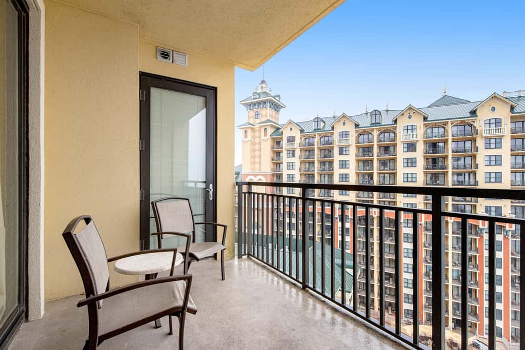Emerald Grande 1023