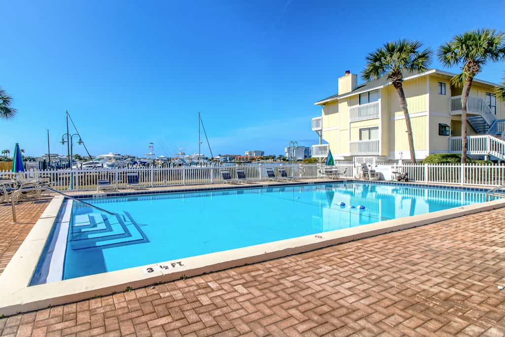 Waterfront condo in private beach resort, best free amenities in Destin!