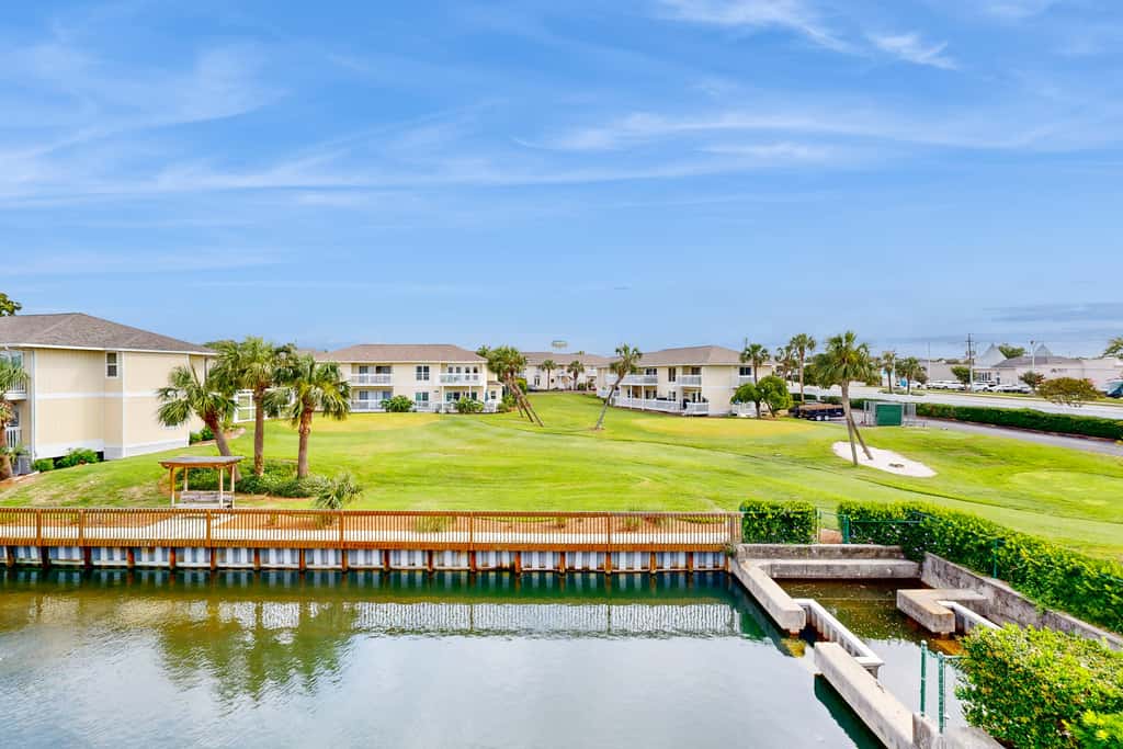 Waterfront condo in private beach resort, best free amenities in Destin!