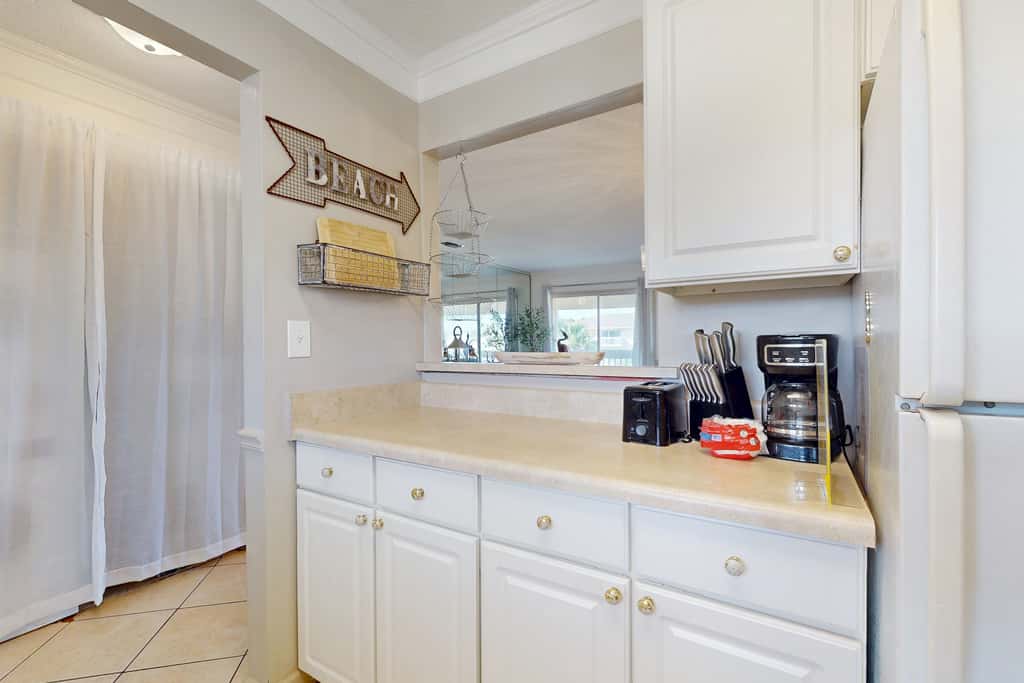 Waterfront condo in private beach resort, best free amenities in Destin!