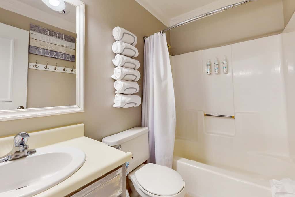 Waterfront condo in private beach resort, best free amenities in Destin!