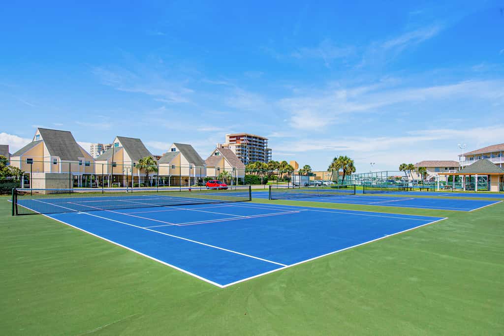 Waterfront condo in private beach resort, best free amenities in Destin!