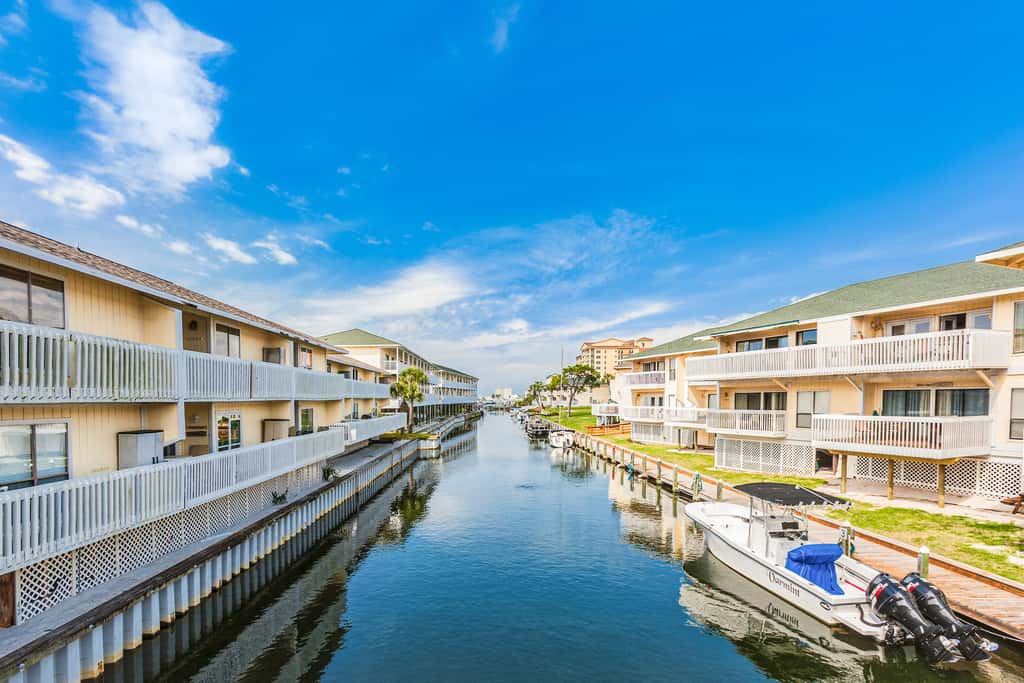 Waterfront condo in private beach resort, best free amenities in Destin!
