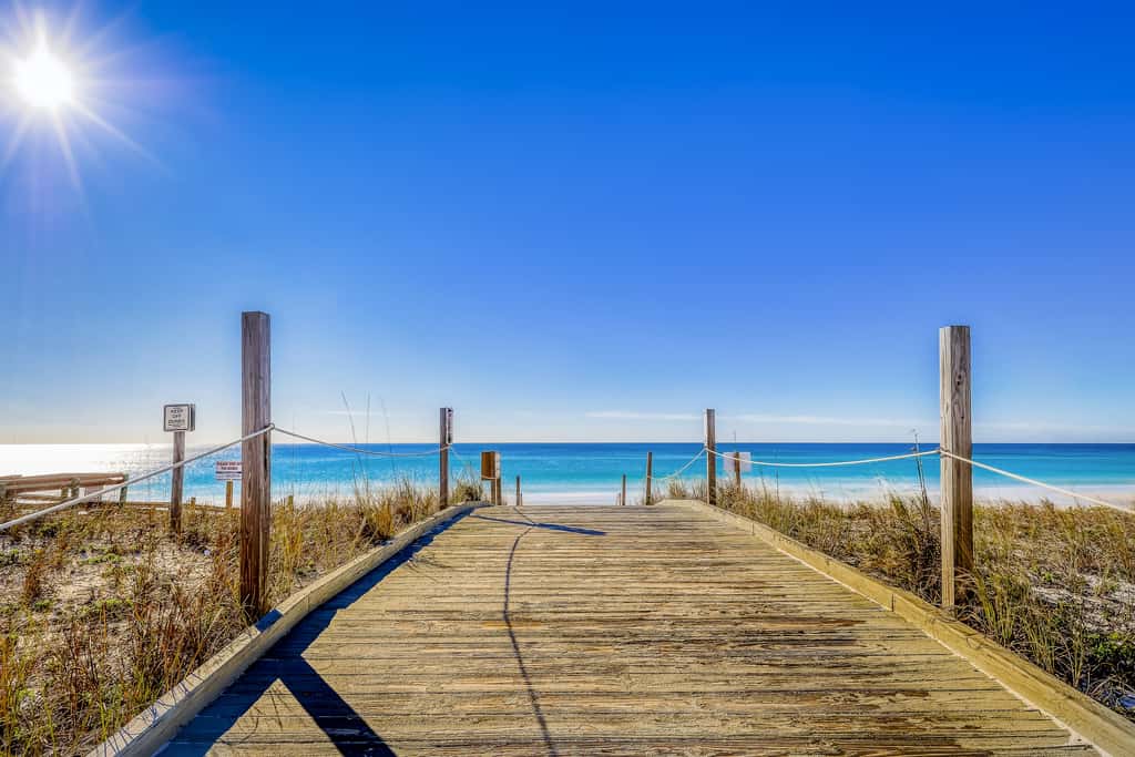 Waterfront condo in private beach resort, best free amenities in Destin!