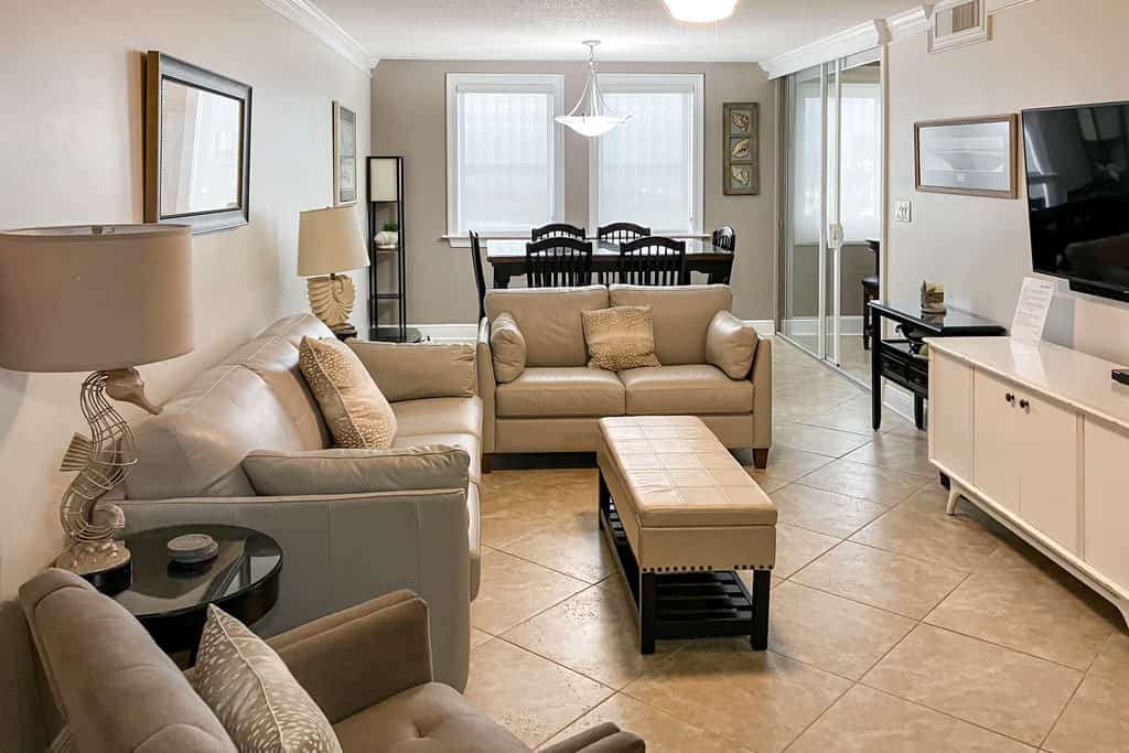Fourth Floor Oceanfront Condo with Shared Pool, Ocean View, Laundry, and AC
