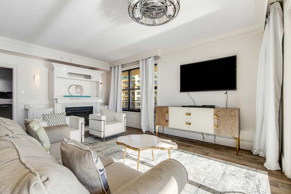 Emerald Grande 1025