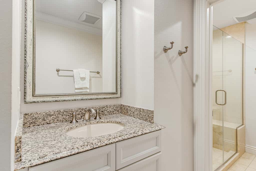 Emerald Grande 1025