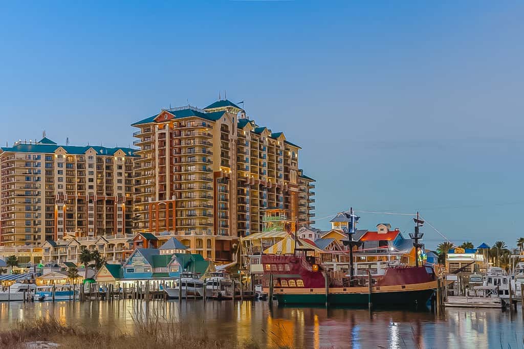 Emerald Grande 1025