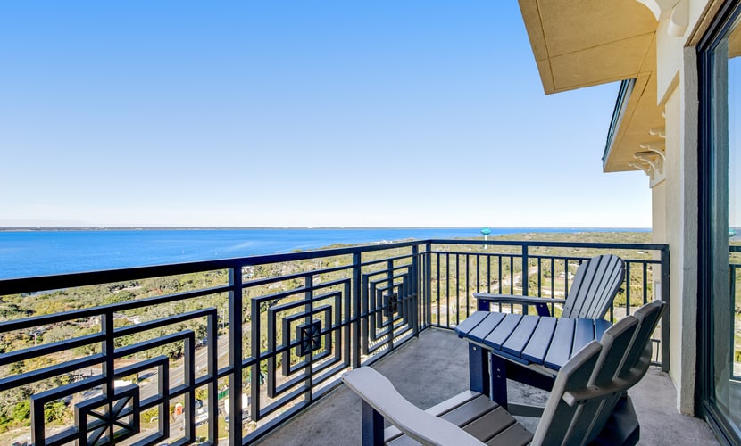 Penthouse condo Emerald Grande with pools, hot tubs, gym - water-view balconies