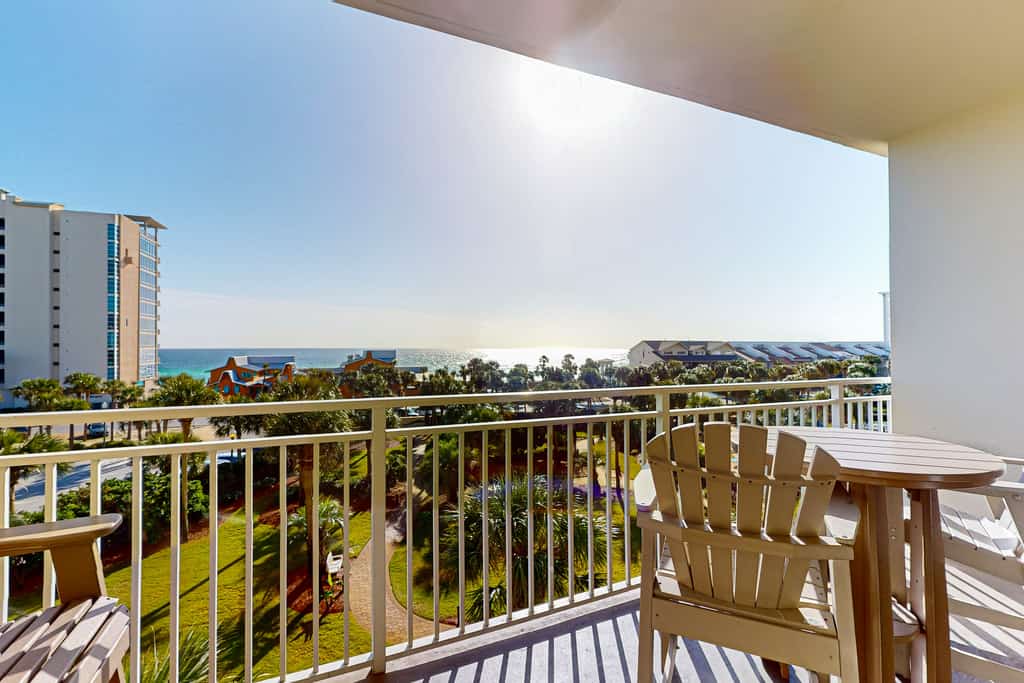 Sterling Shores 406 Dual Suite gem at Sterling Shores with ocean views, two shared pools, AC, WiFi & W&D