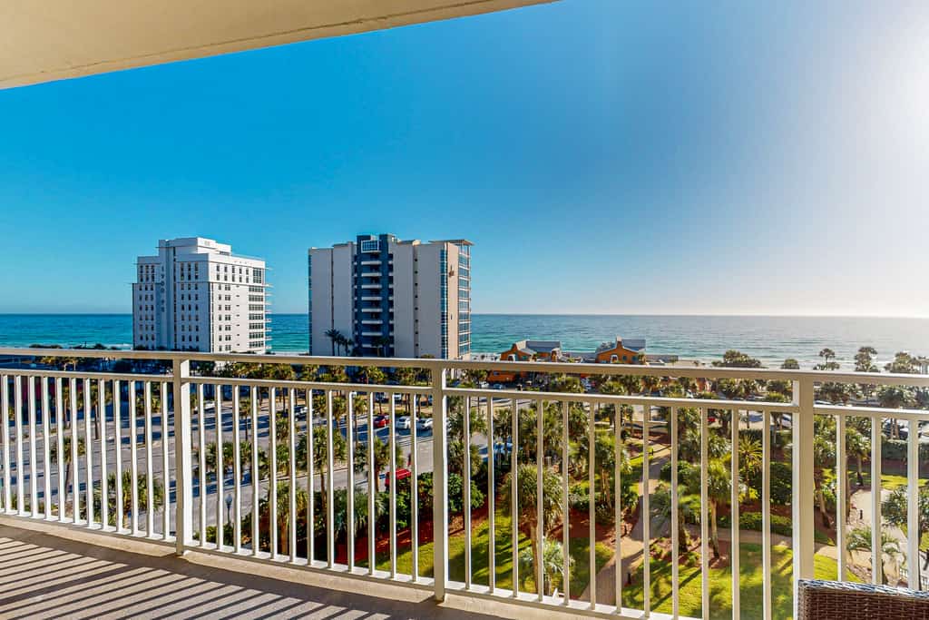 Spacious, waterfront condo with gulf views, shared pools, & fitness room