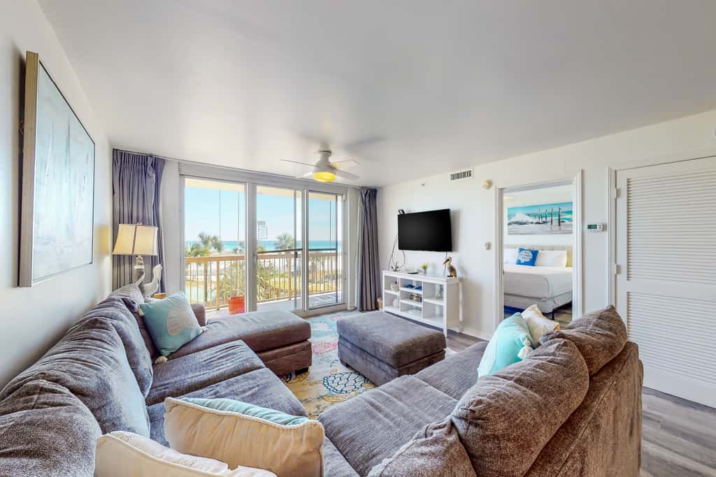 3rd-floor, Gulf-view condo at beachfront resort with pools, hot tub & two gyms
