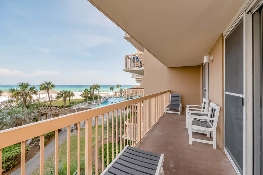 3rd-floor, Gulf-view condo at beachfront resort with pools, hot tub & two gyms