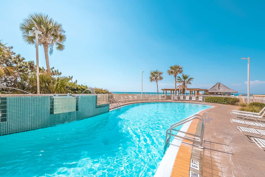 3rd-floor, Gulf-view condo at beachfront resort with pools, hot tub & two gyms
