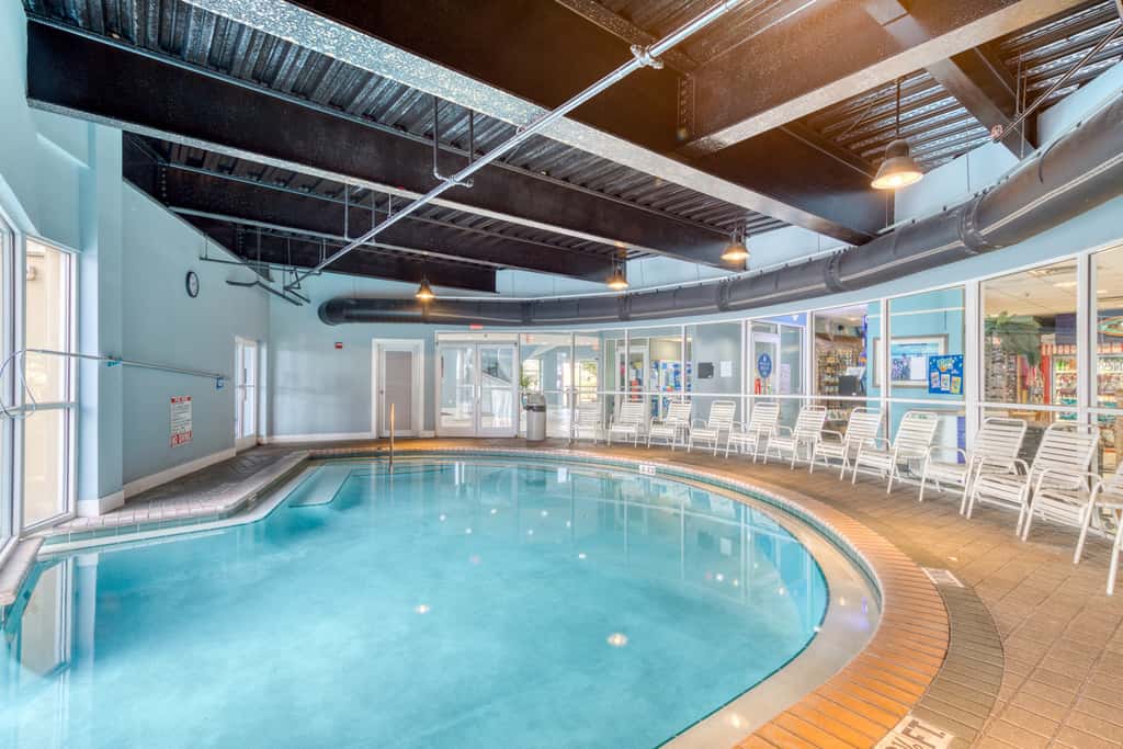 3rd-floor, Gulf-view condo at beachfront resort with pools, hot tub & two gyms