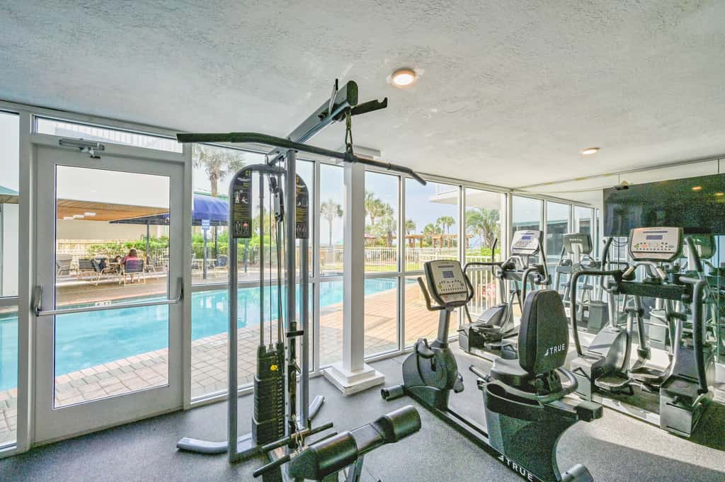 3rd-floor, Gulf-view condo at beachfront resort with pools, hot tub & two gyms