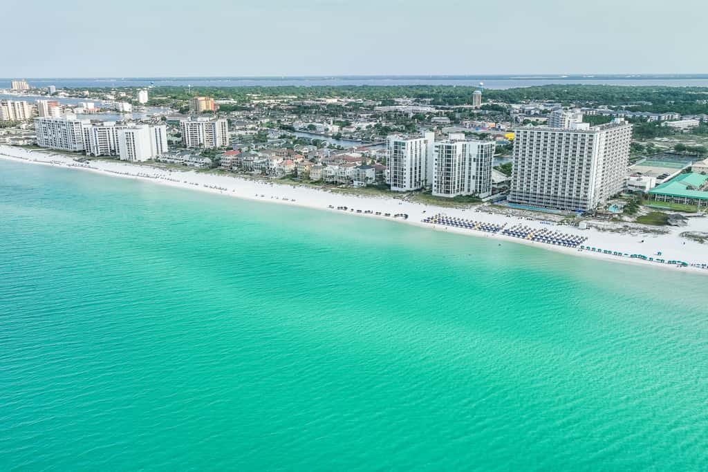 3rd-floor, Gulf-view condo at beachfront resort with pools, hot tub & two gyms