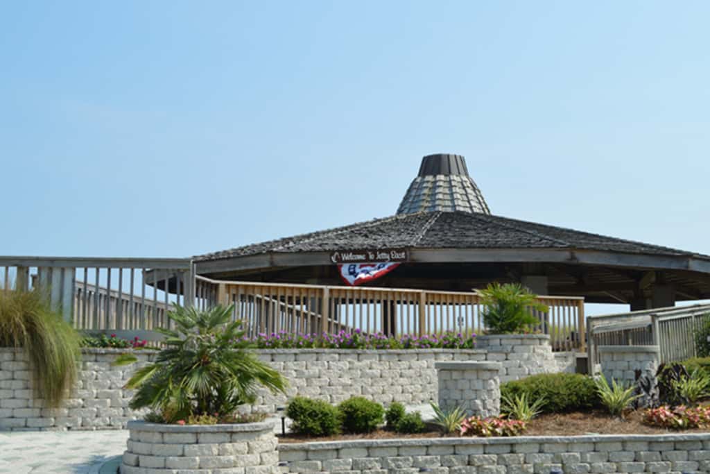 Fifth-floor, Gulf view condo with a washer&dryer, pool, tennis, & fitness room