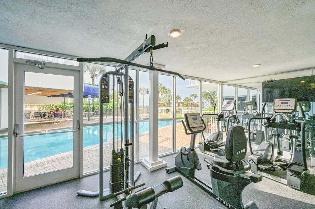 Gulf-front condo with balcony, beach access, pool & hot tub